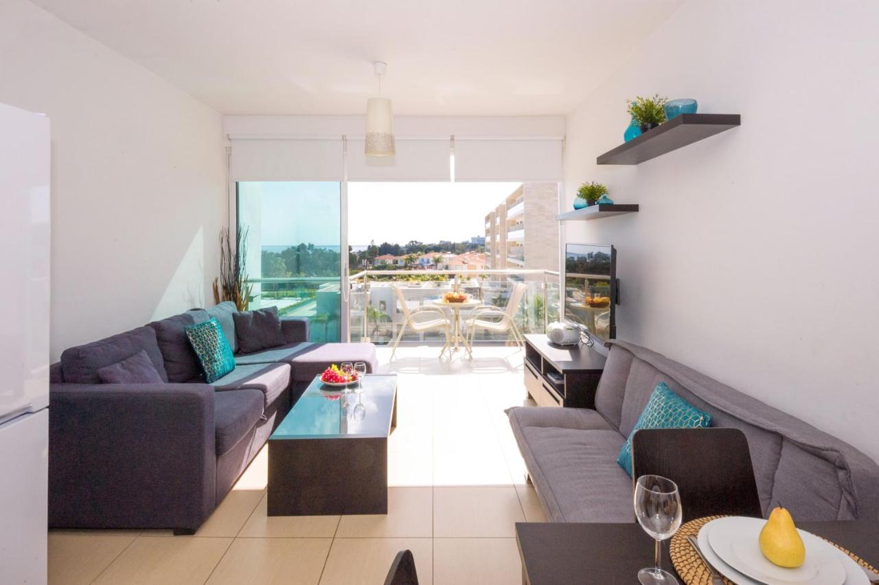 Laila - Coralli Beachfront Apartment Protaras Exteriör bild
