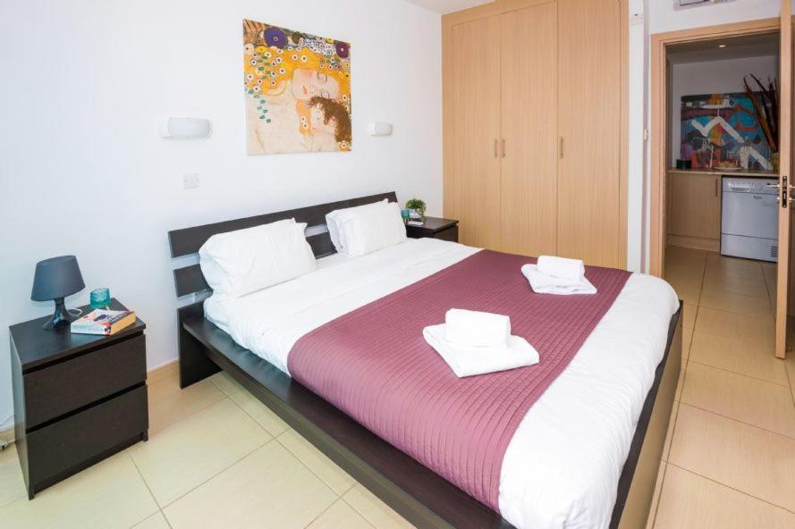 Laila - Coralli Beachfront Apartment Protaras Exteriör bild
