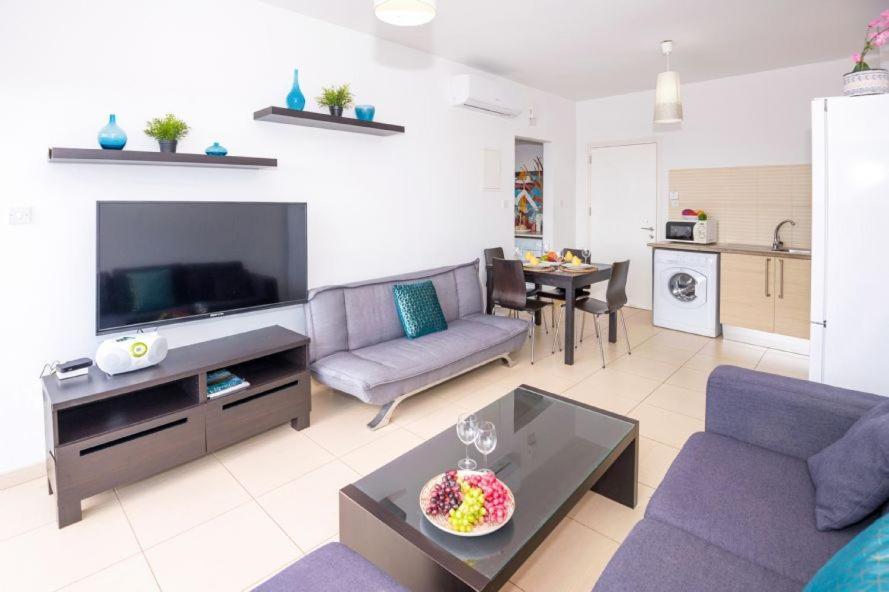 Laila - Coralli Beachfront Apartment Protaras Exteriör bild