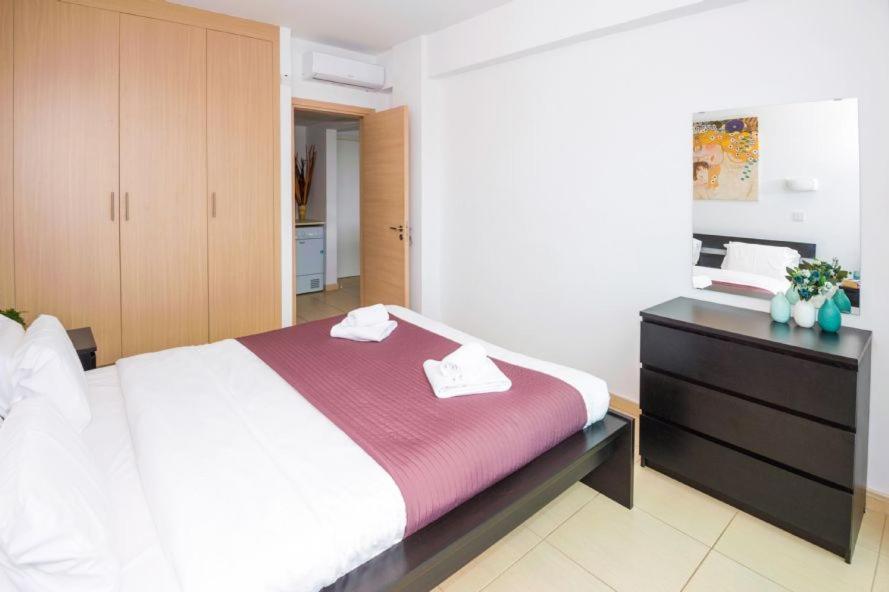 Laila - Coralli Beachfront Apartment Protaras Exteriör bild